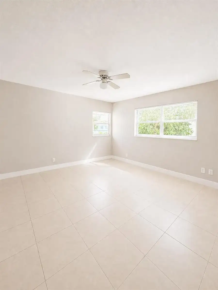 7920 SW 7TH Place, North Lauderdale FL 33068 photo 5