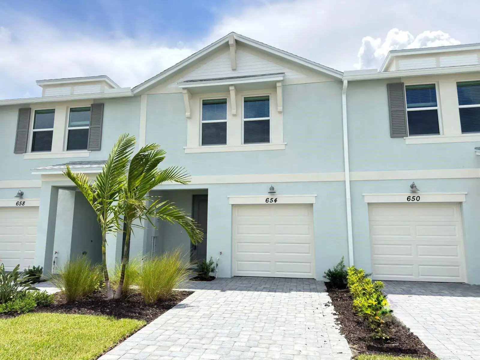 654 Salisbury Circle, Fort Pierce FL 34982 photo 2