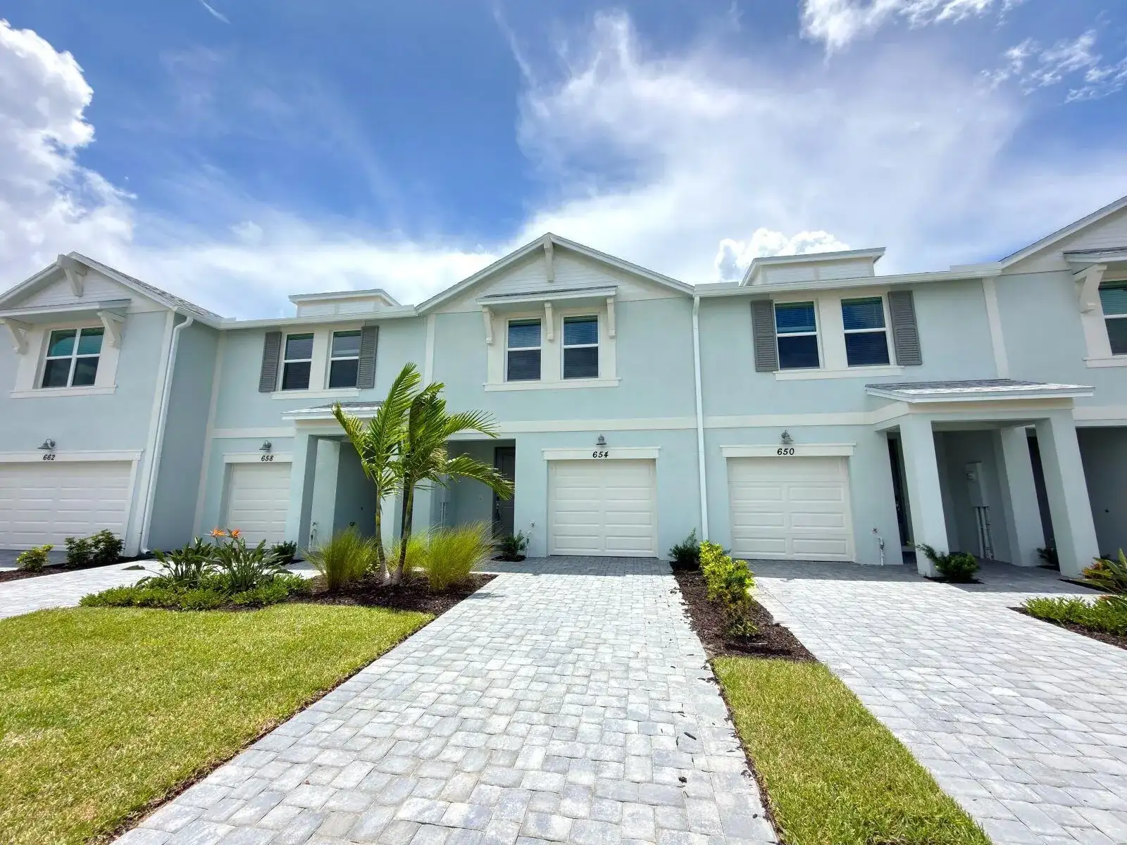 654 Salisbury Circle, Fort Pierce FL 34982 photo 3