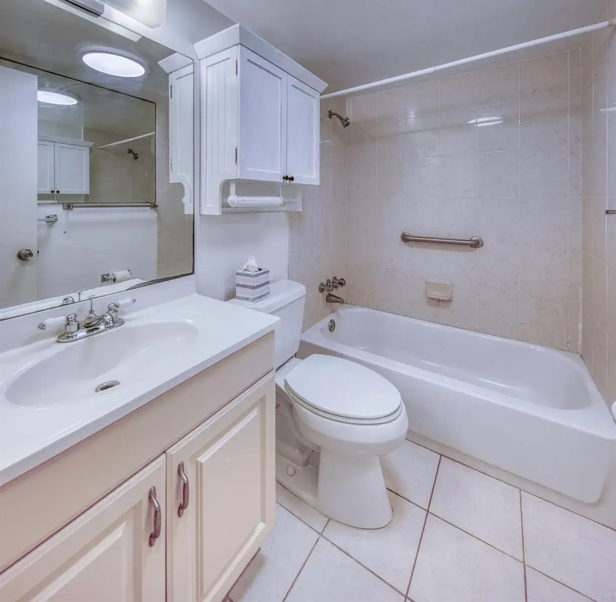 3240 LAKE OSBORNE Drive # 109, FL 33461 photo 5
