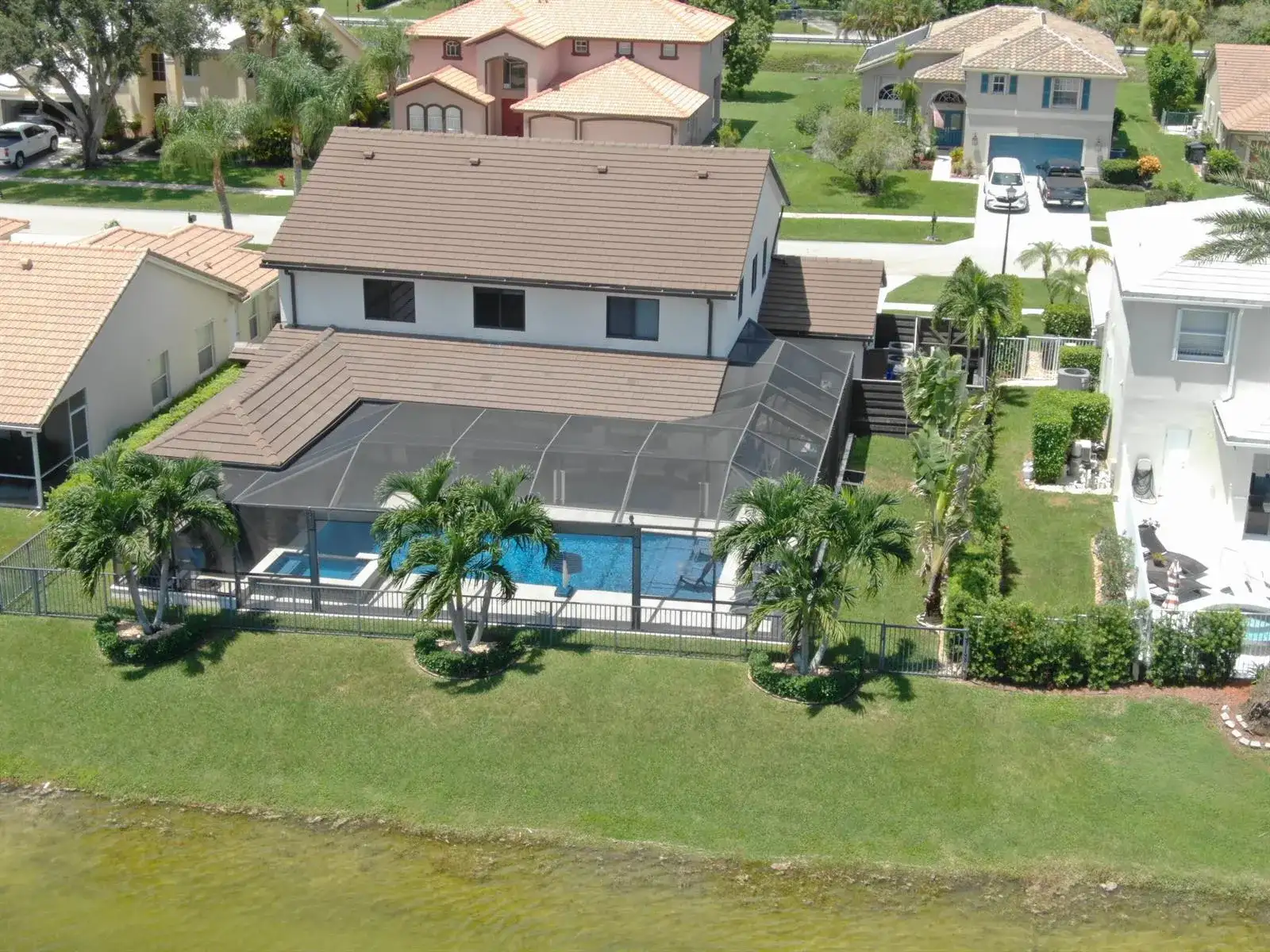 3725 CYPRESS LAKE Drive, Lake Worth FL 33467 photo 2