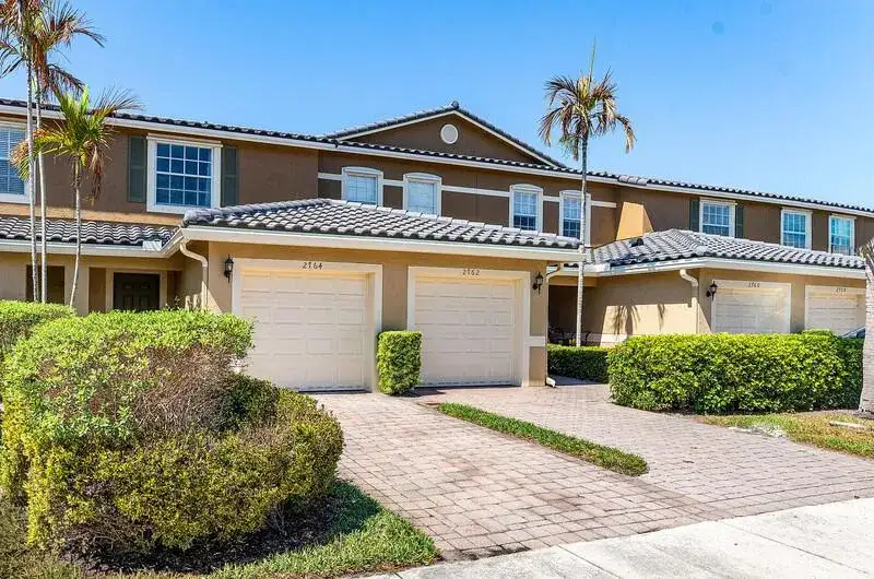 2764 SE Birmingham Drive, Stuart FL 34994 photo 2