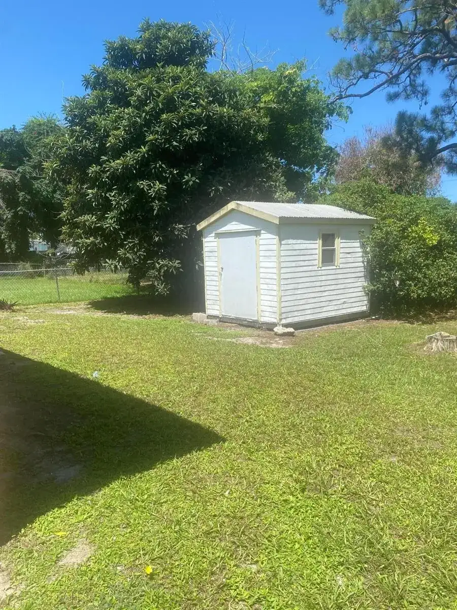 710 N 23rd Street, Fort Pierce FL 34950 photo 3