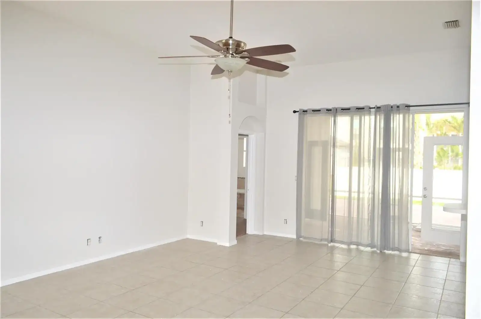 880 NW WATERLILY Place, Jensen Beach FL 34957 photo 4