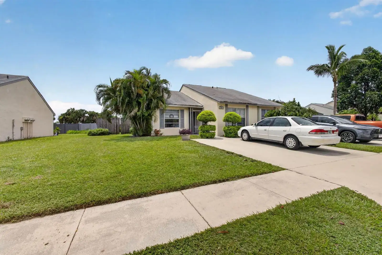 262 Palmetto Court, Jupiter FL 33458 photo 2