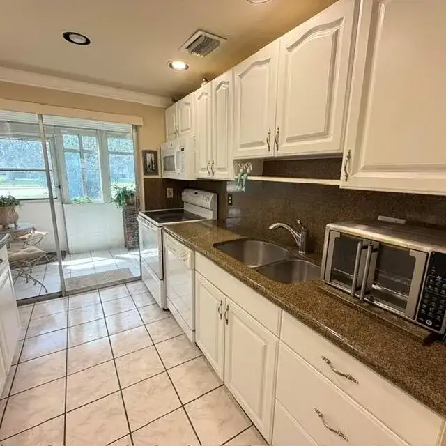 6 Abbey Lane # 104, Delray Beach FL 33446 photo 3