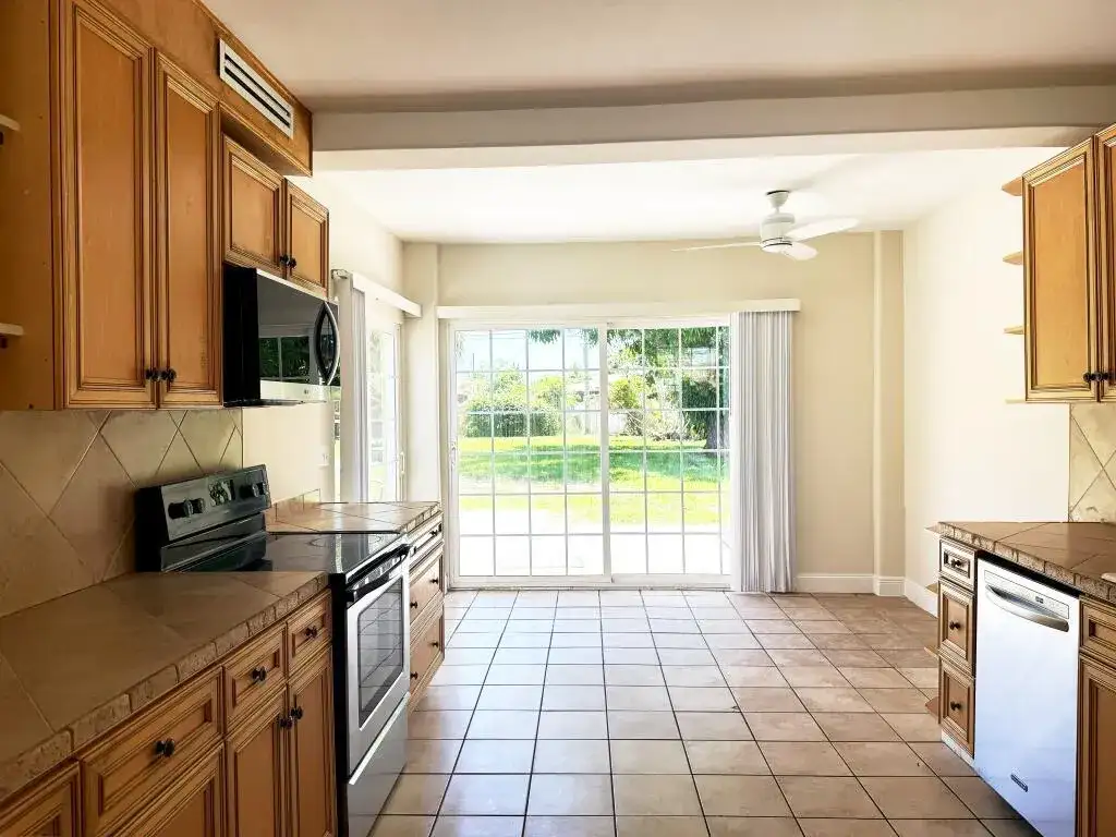 1229 15TH Avenue N, FL 33460 photo 3