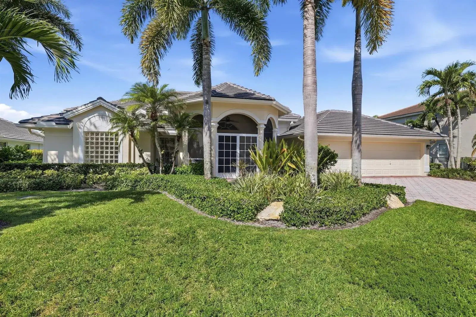 533 Cypress Green Circle, Wellington FL 33414 photo 2