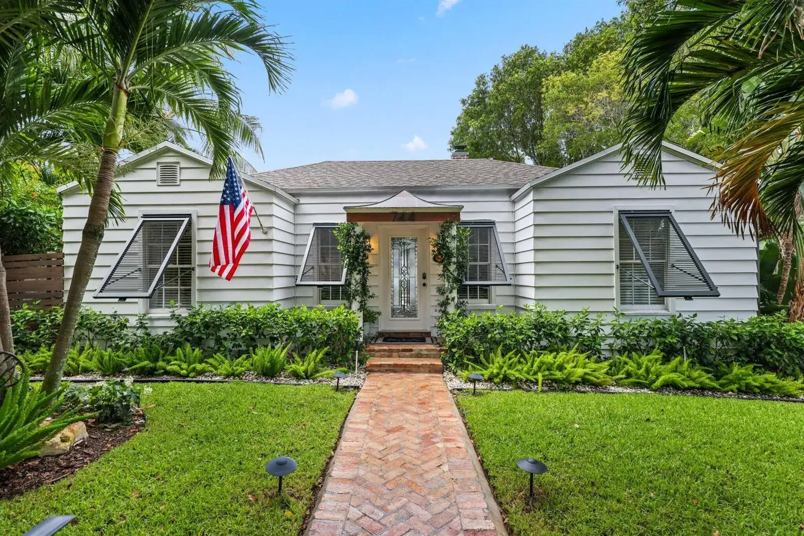 744 SUNSET Road, West Palm Beach FL 33401 photo 2