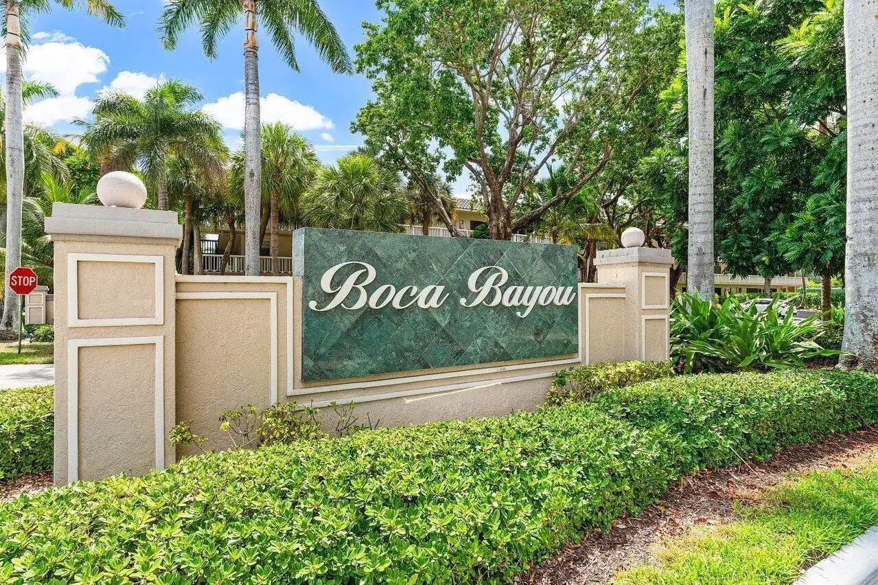 17 ROYAL PALM Way # 105, Boca Raton FL 33432 photo 2