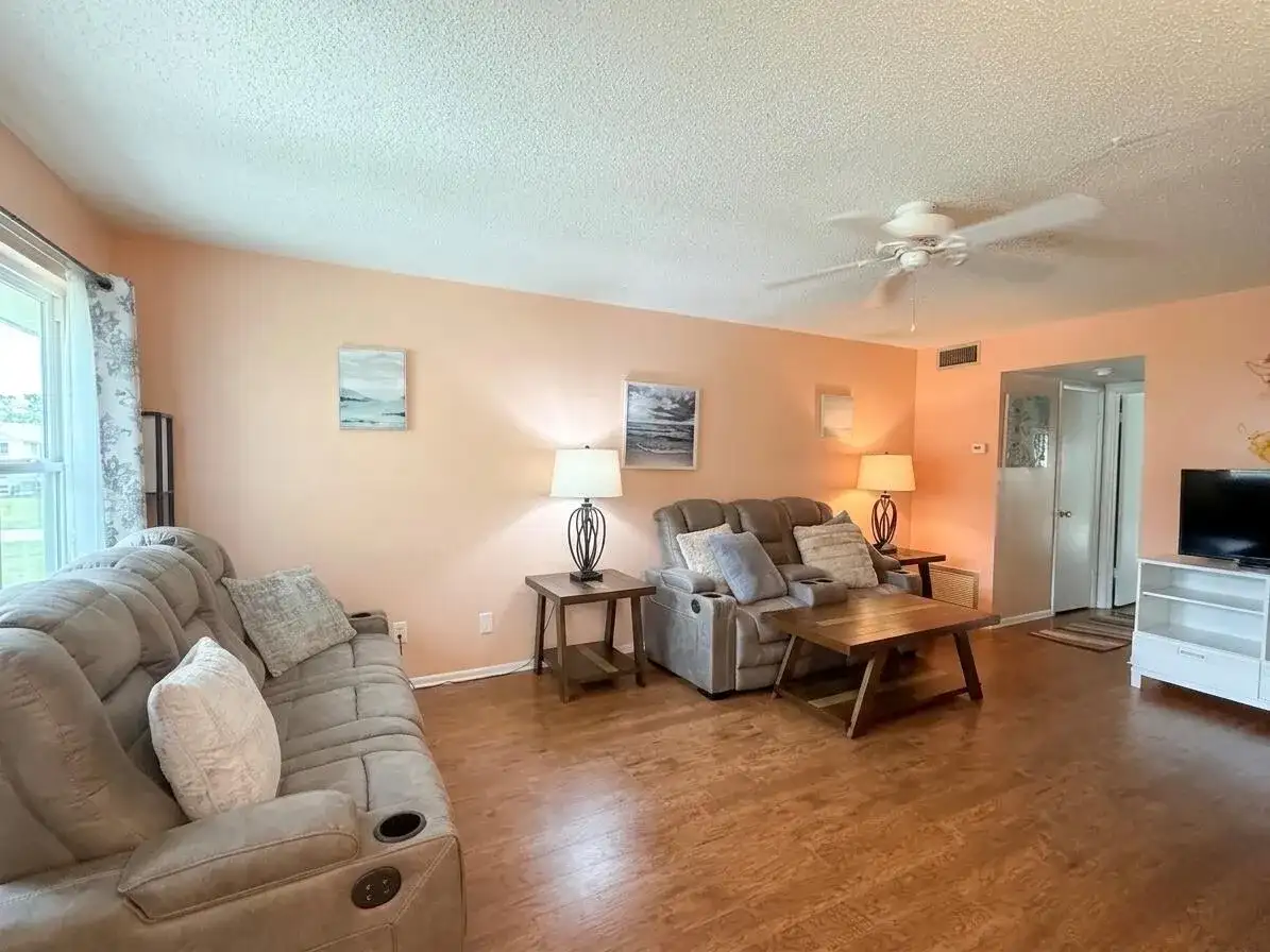 28 PINE ARBOR # 105, Vero Beach FL 32962 photo 5