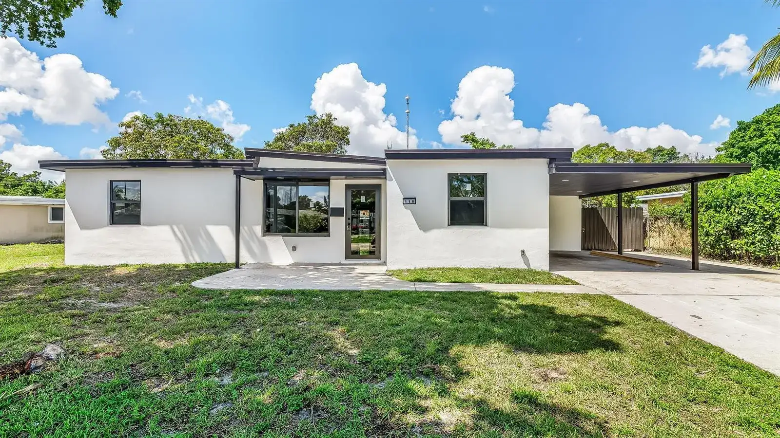 118 NEWTON Road, West Park FL 33023 photo 2