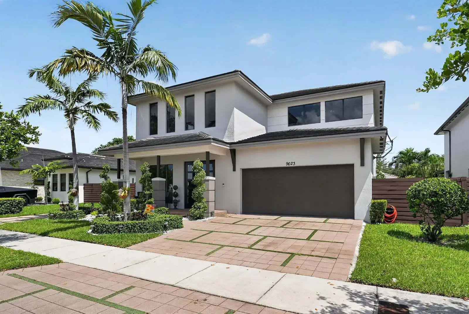 9023 NW 161ST Terrace, Miami Lakes FL 33018 photo 2
