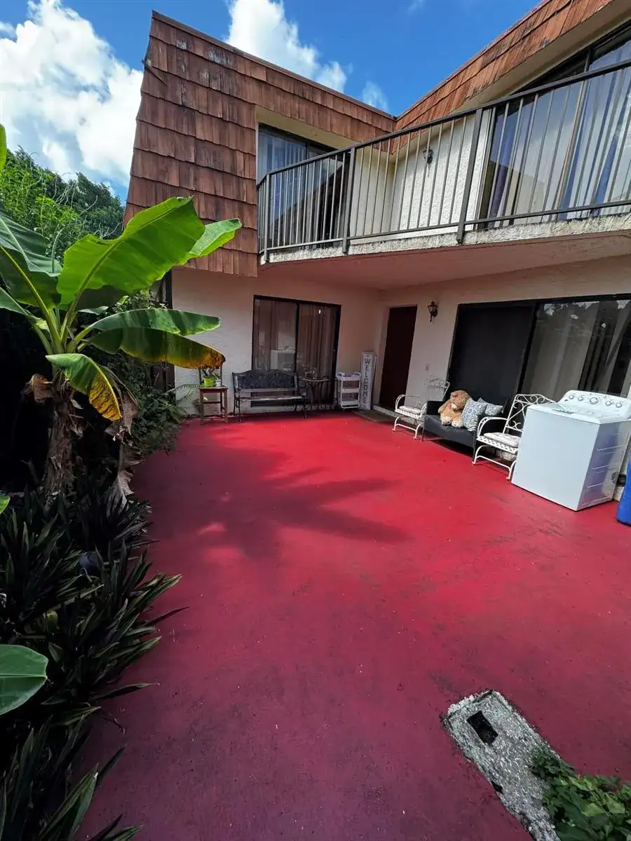 8492 S Coral Circle, North Lauderdale FL 33068 photo 5
