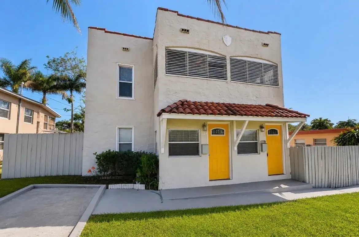 924 MCINTOSH Street, West Palm Beach FL 33405 photo 3
