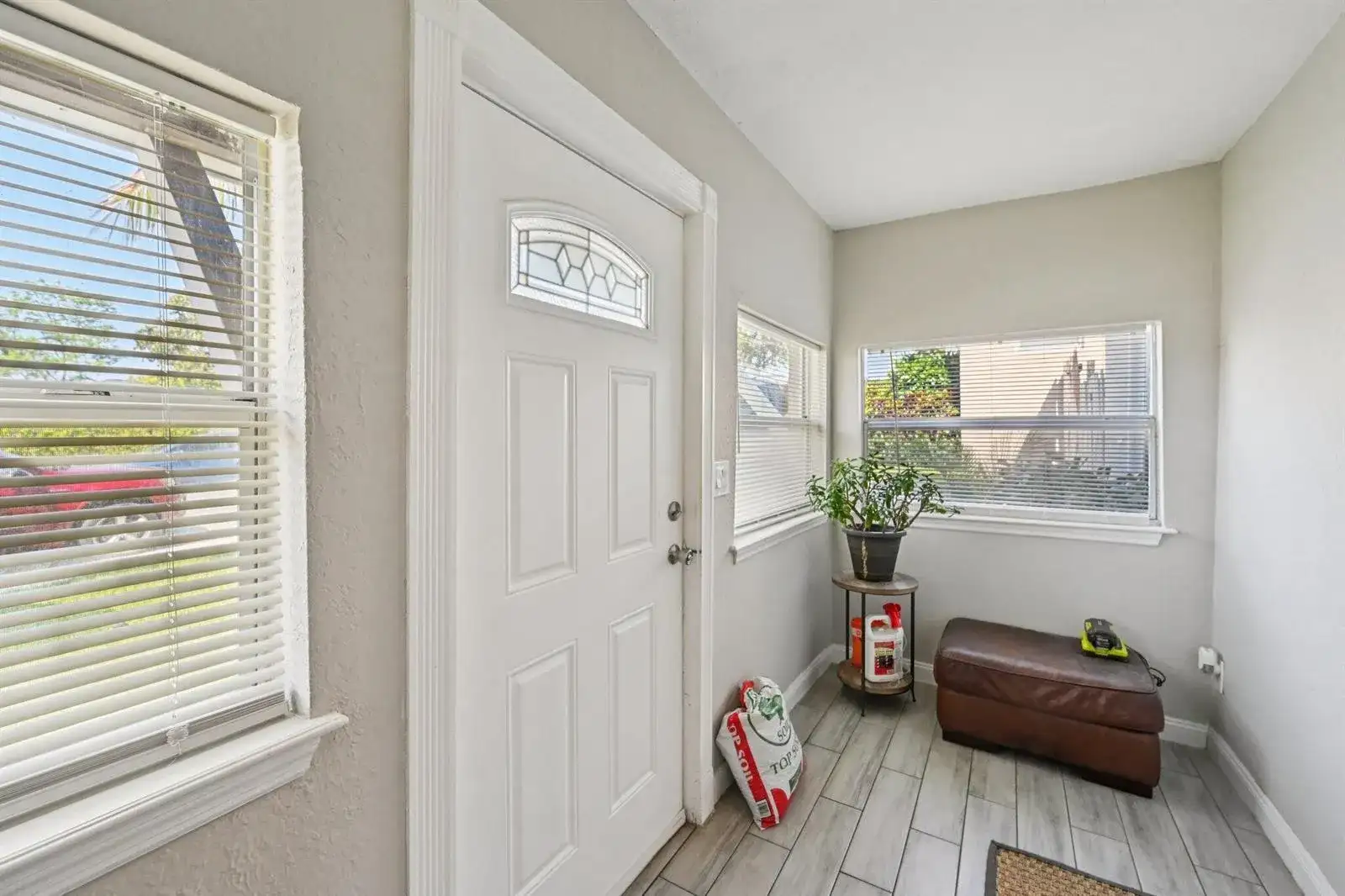 924 MCINTOSH Street, West Palm Beach FL 33405 photo 5