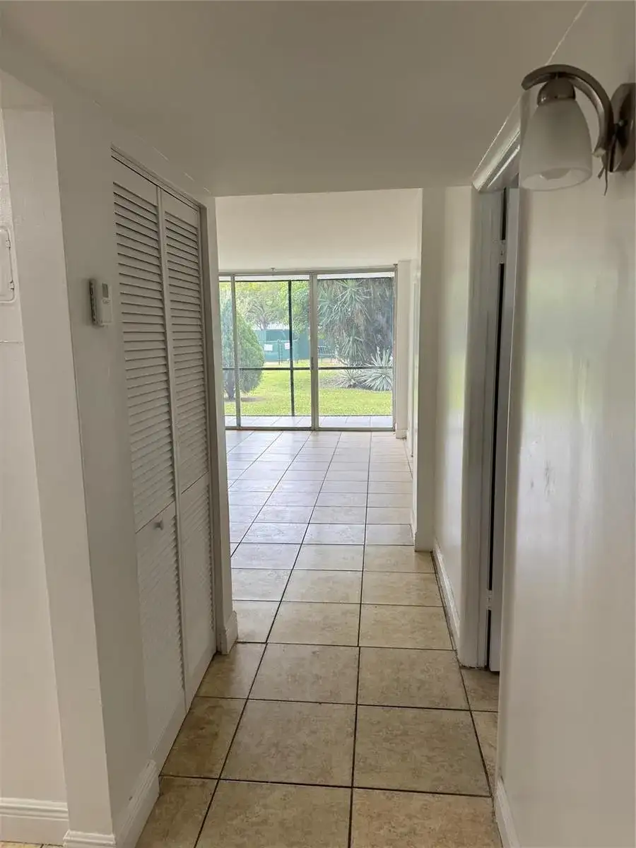115 ROYAL PARK Drive # 1F, Oakland Park FL 33309 photo 4
