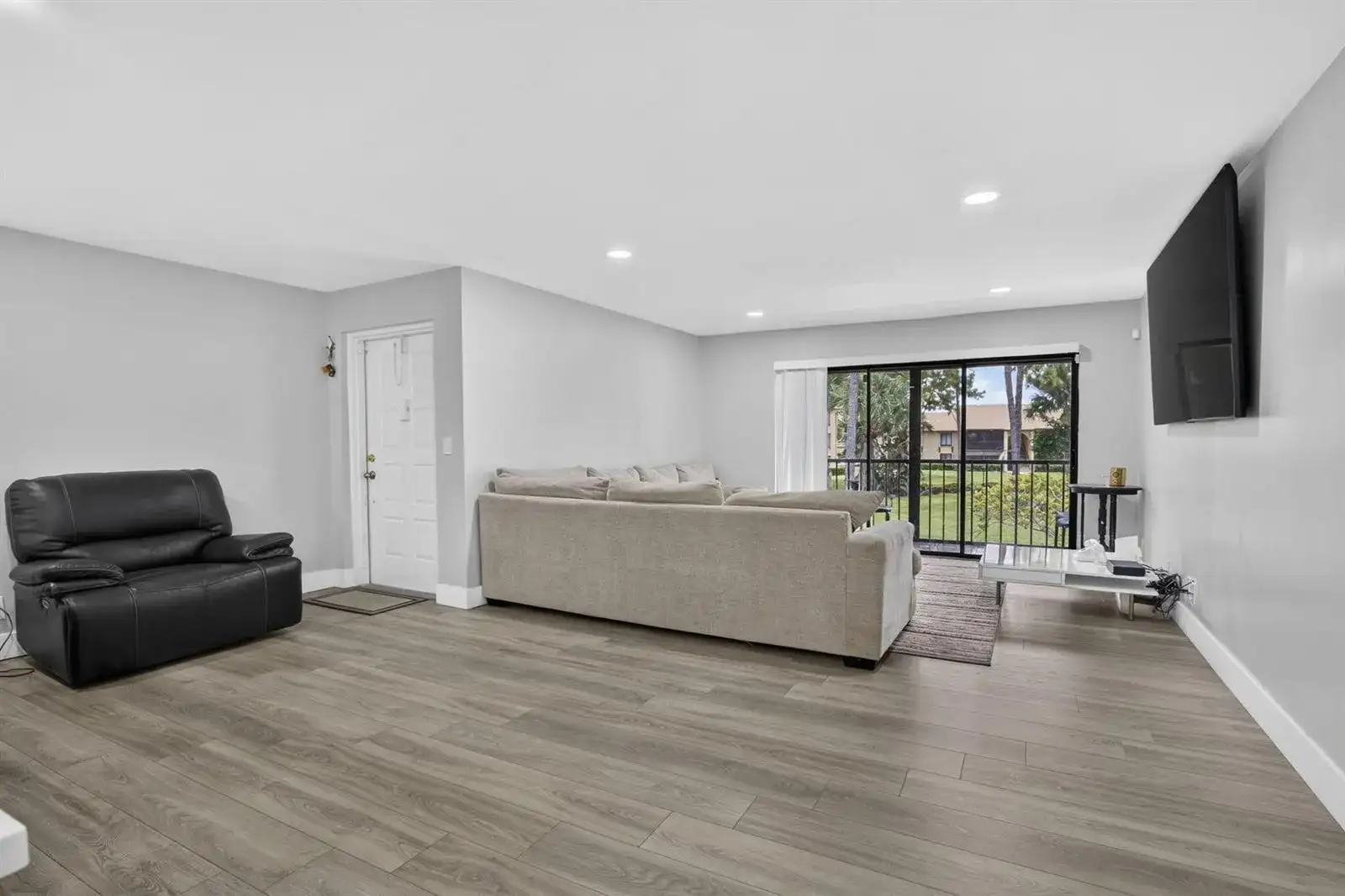 820 Sky Pine Way # H2, FL 33415 photo 4