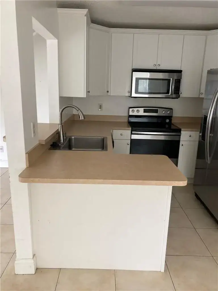 8985 NW 38TH Drive, Coral Springs FL 33065 photo 2