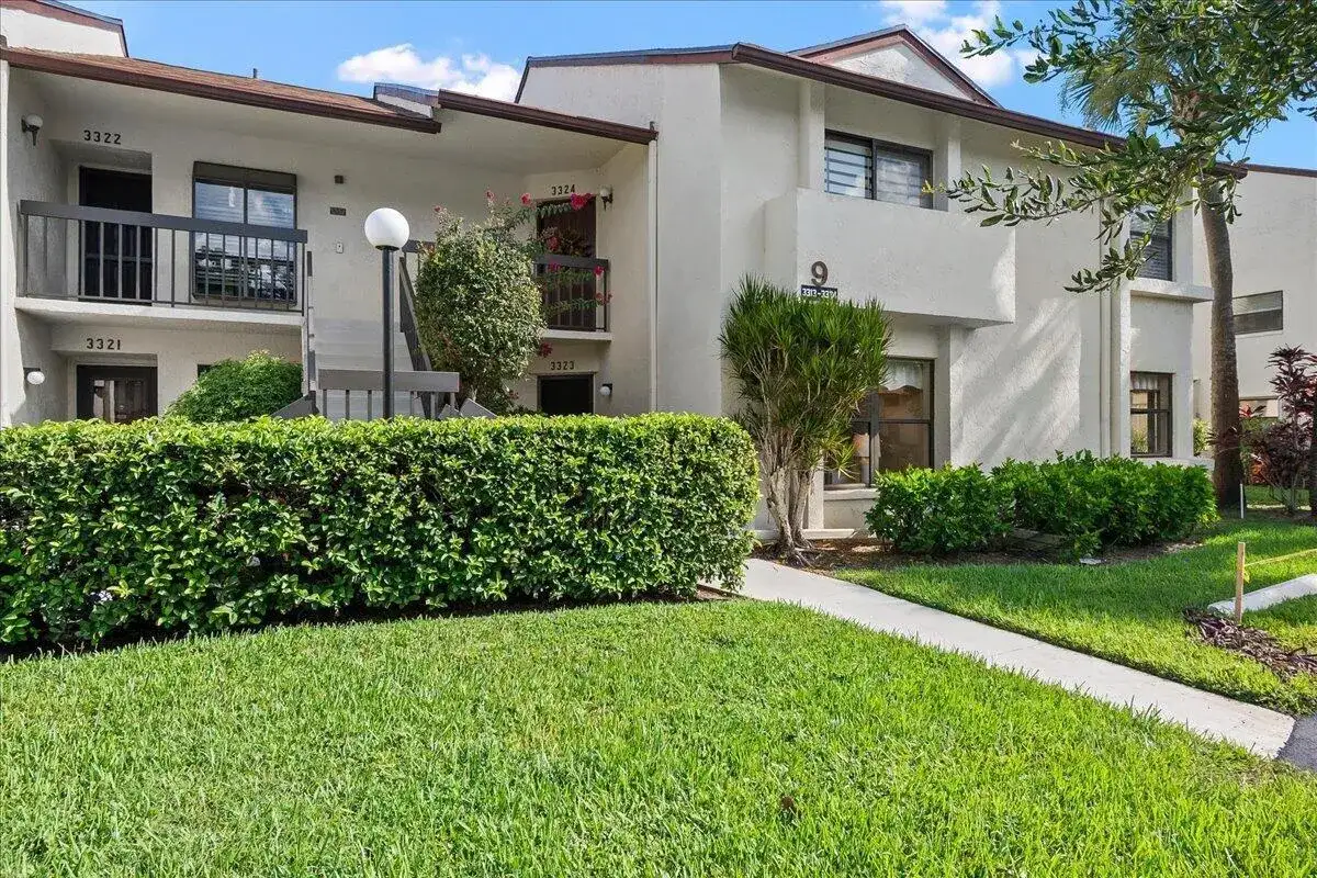 3323 Lucerne Park Drive, FL 33467 photo 5