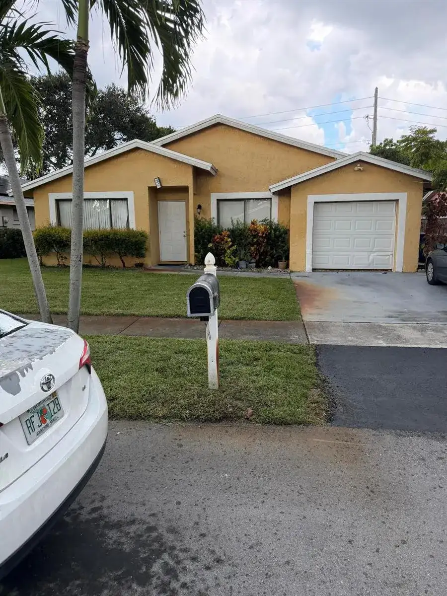 9616 NW 49TH Street, Sunrise FL 33351 photo 2
