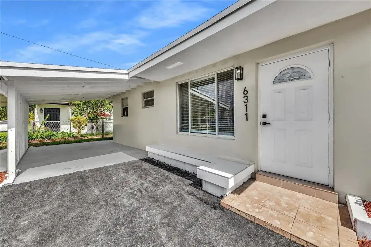 6311 SW 2ND Street, Margate FL 33068 photo 2