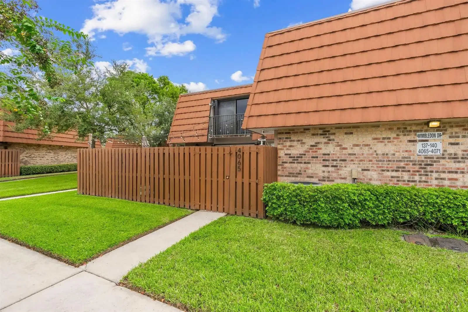 4065 WIMBLEDON Drive, Cooper City FL 33026 photo 2