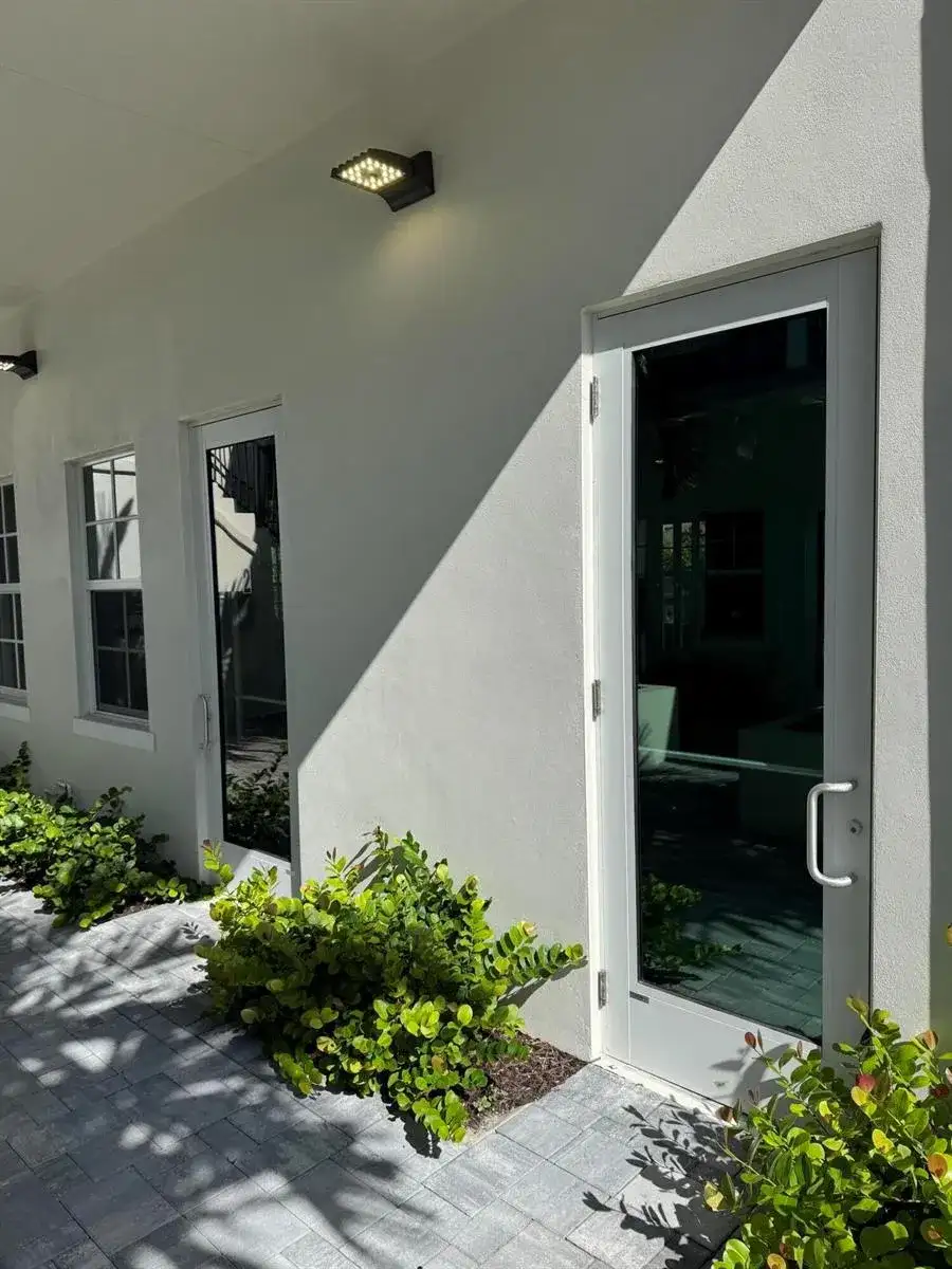20 NW 6TH Avenue, Delray Beach FL 33444 photo 2