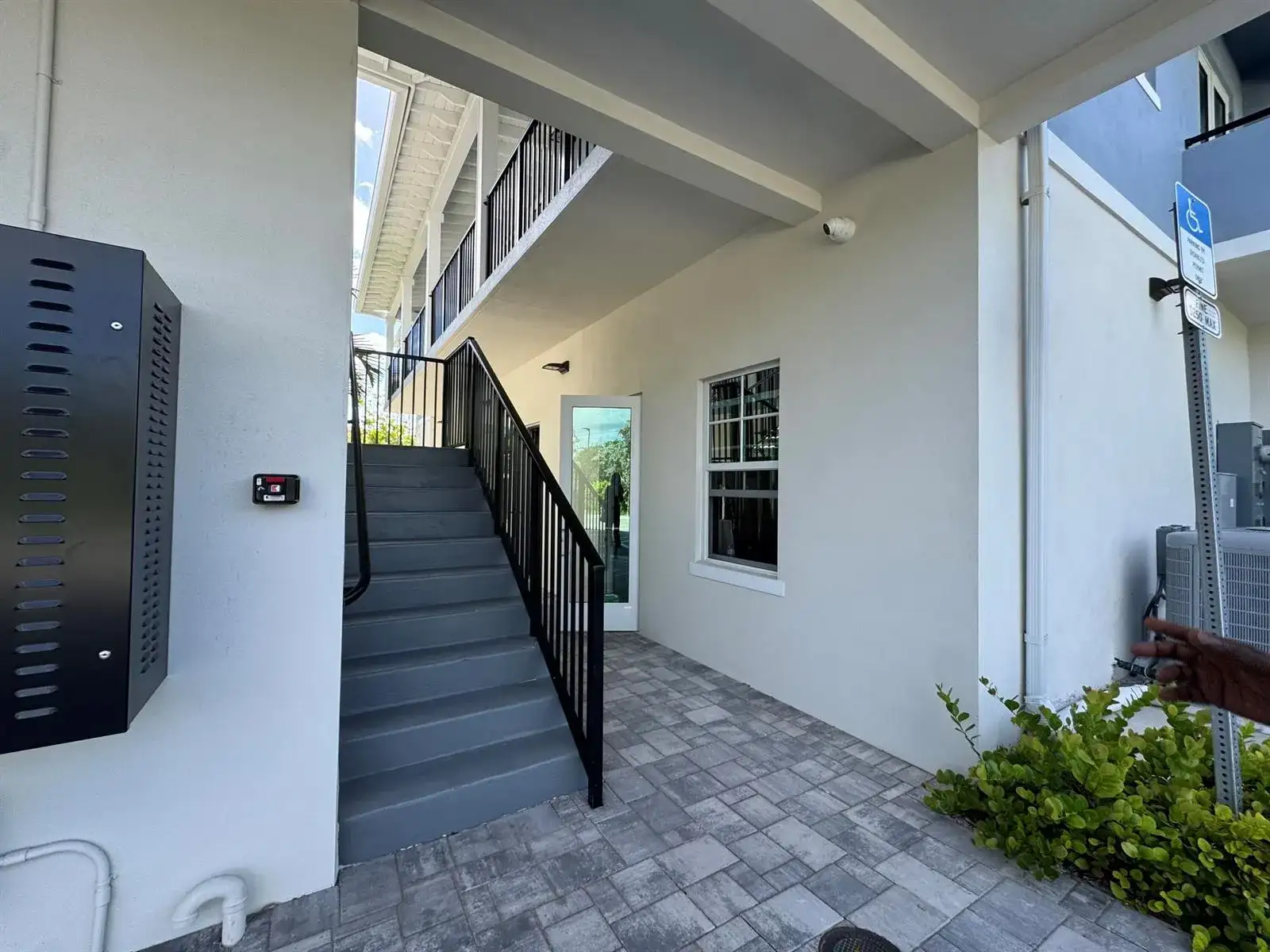 20 NW 6TH Avenue, Delray Beach FL 33444 photo 4