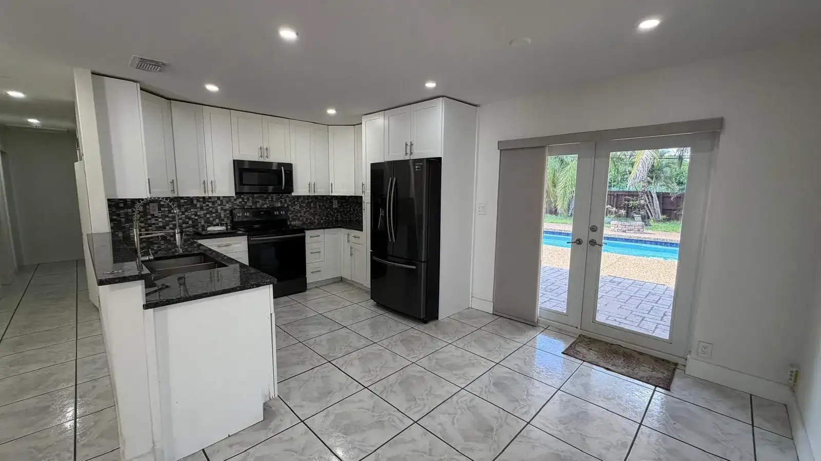 630 NE 23RD Court, Pompano Beach FL 33064 photo 3
