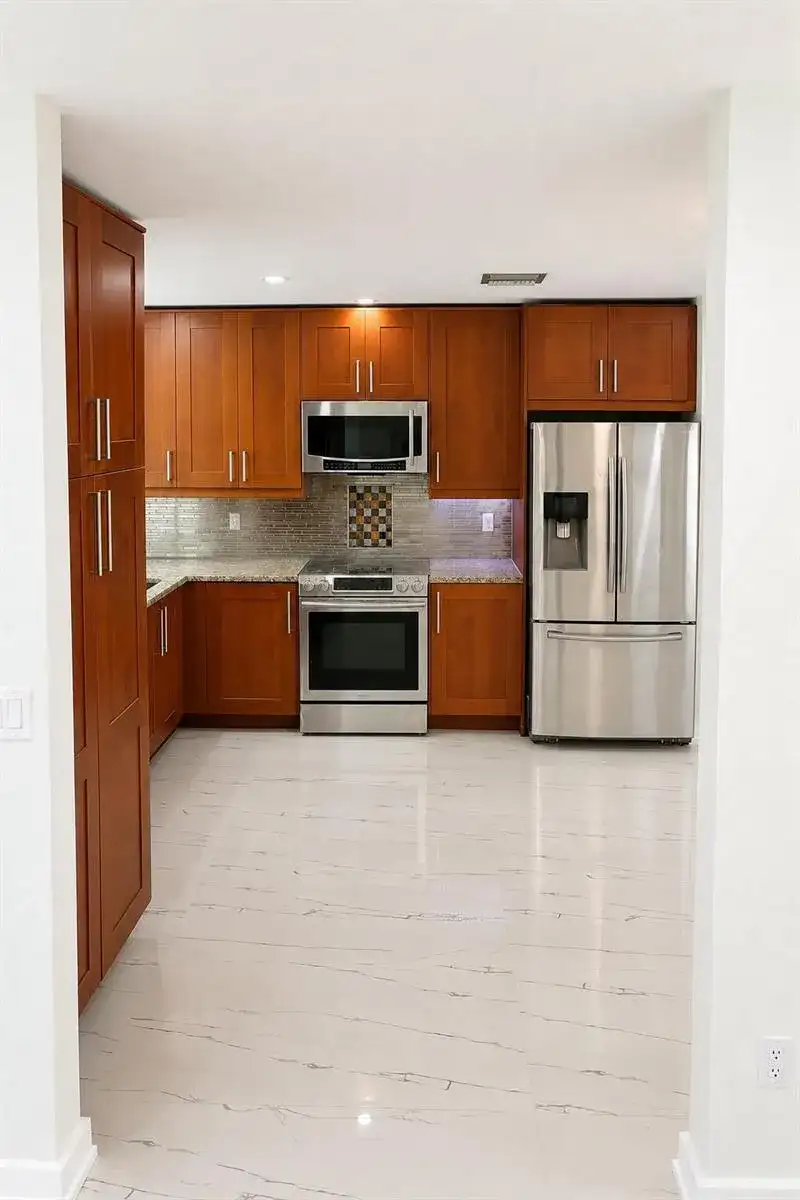 300 NW 17TH Avenue, Pompano Beach FL 33069 photo 4