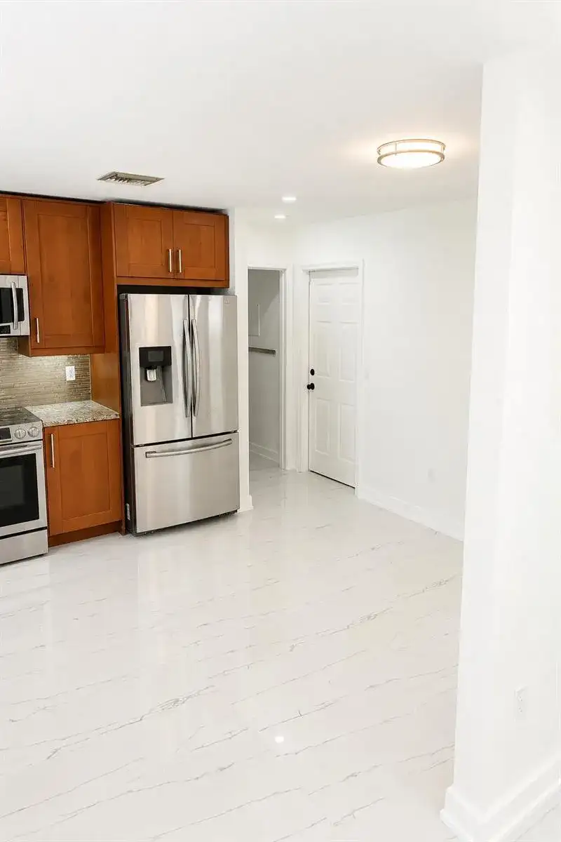 300 NW 17TH Avenue, Pompano Beach FL 33069 photo 5