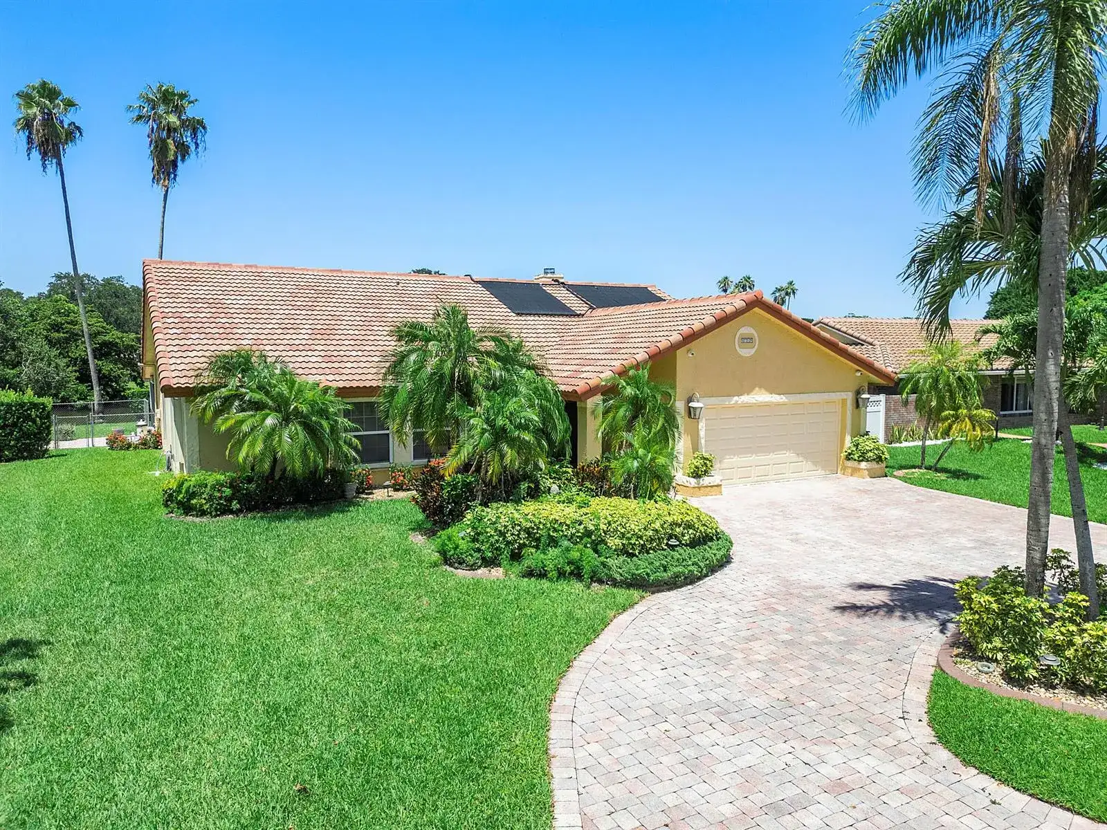 8719 NW 1ST Street, Coral Springs FL 33071 photo 2