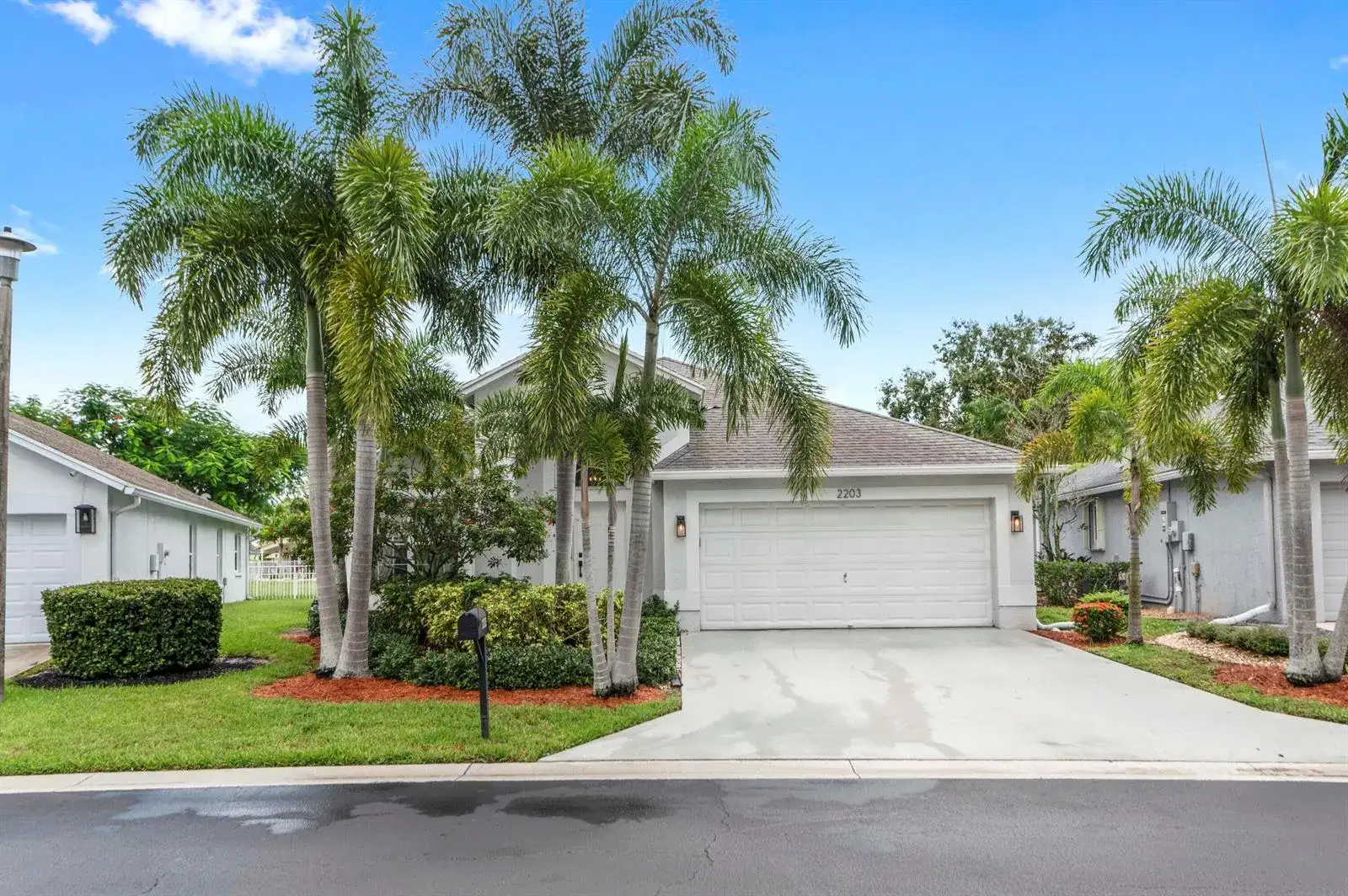 2203 Soundings Court, FL 33413 photo 4