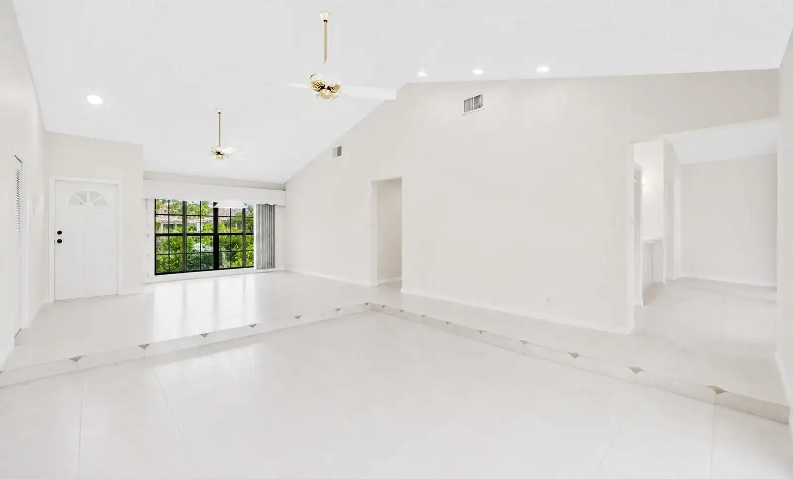 5055 NW 89TH Way, Coral Springs FL 33067 photo 3