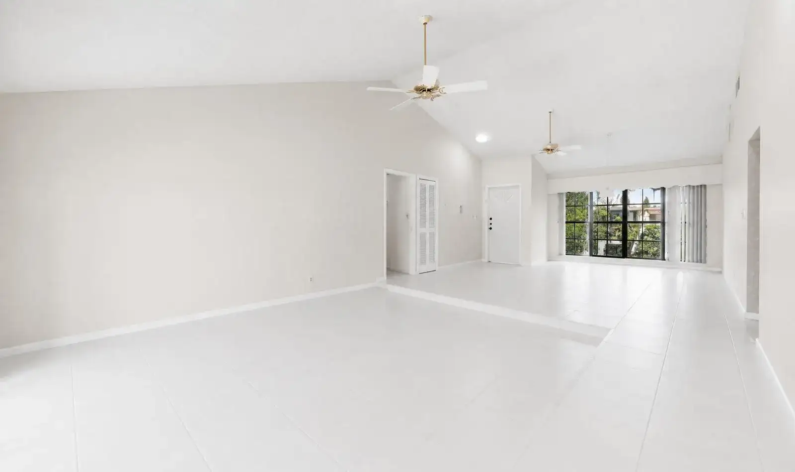 5055 NW 89TH Way, Coral Springs FL 33067 photo 4