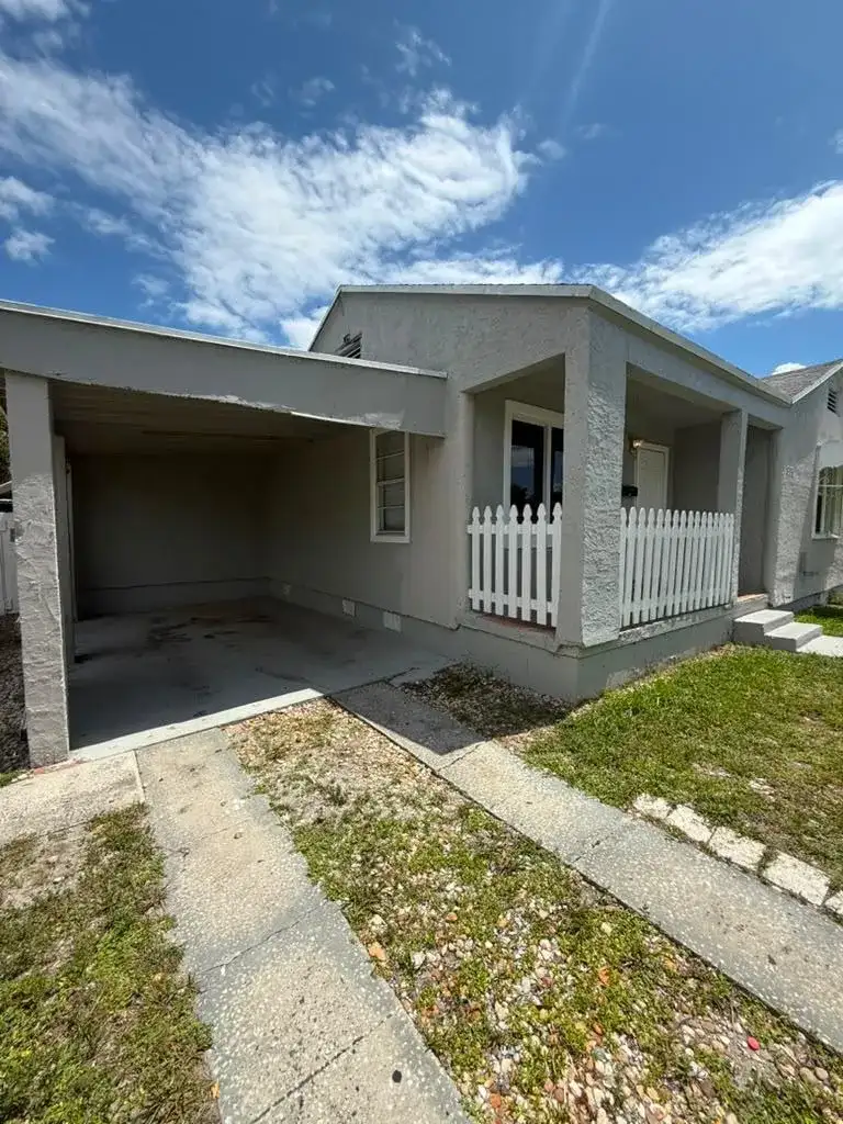 933 30TH Court, West Palm Beach FL 33407 photo 3