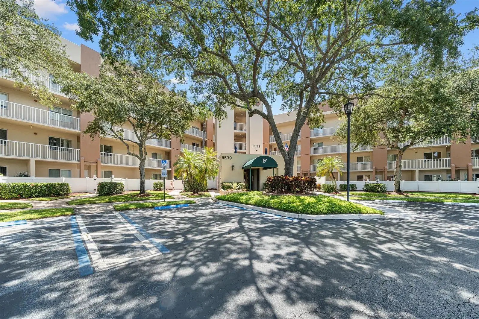 9539 WELDON Circle # F408, Tamarac FL 33321 photo 2