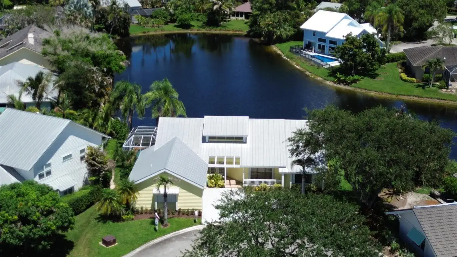 10461 SE AMBERJACK Court, Hobe Sound FL 33455 photo 2