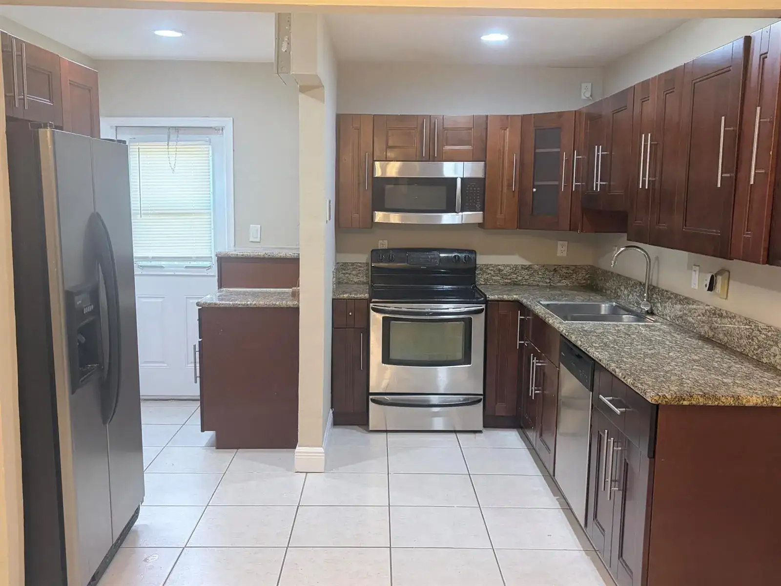 7302 WESTWOOD Drive, Tamarac FL 33321 photo 4