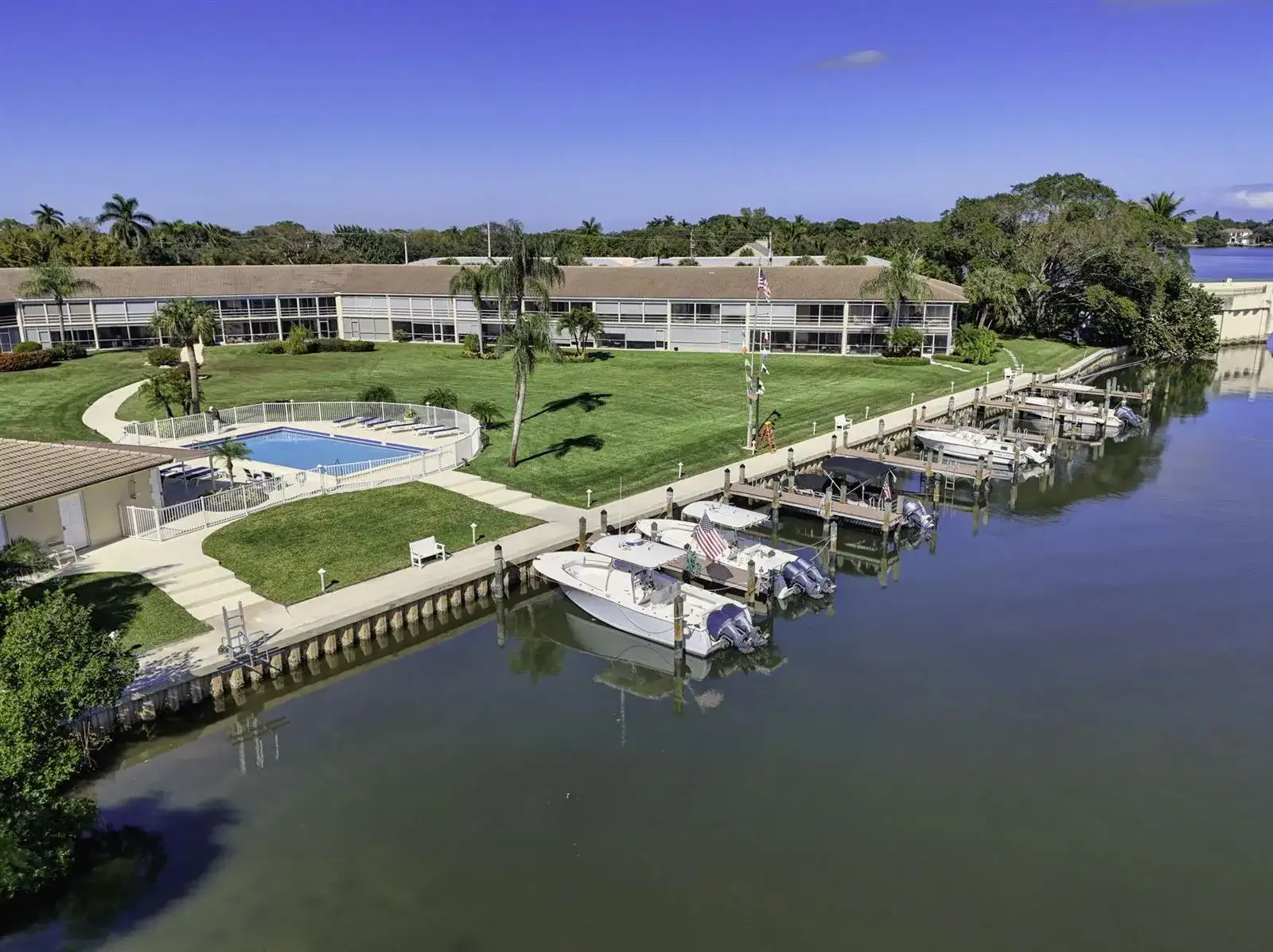 478 Tequesta Drive # 204, Tequesta FL 33469 photo 3