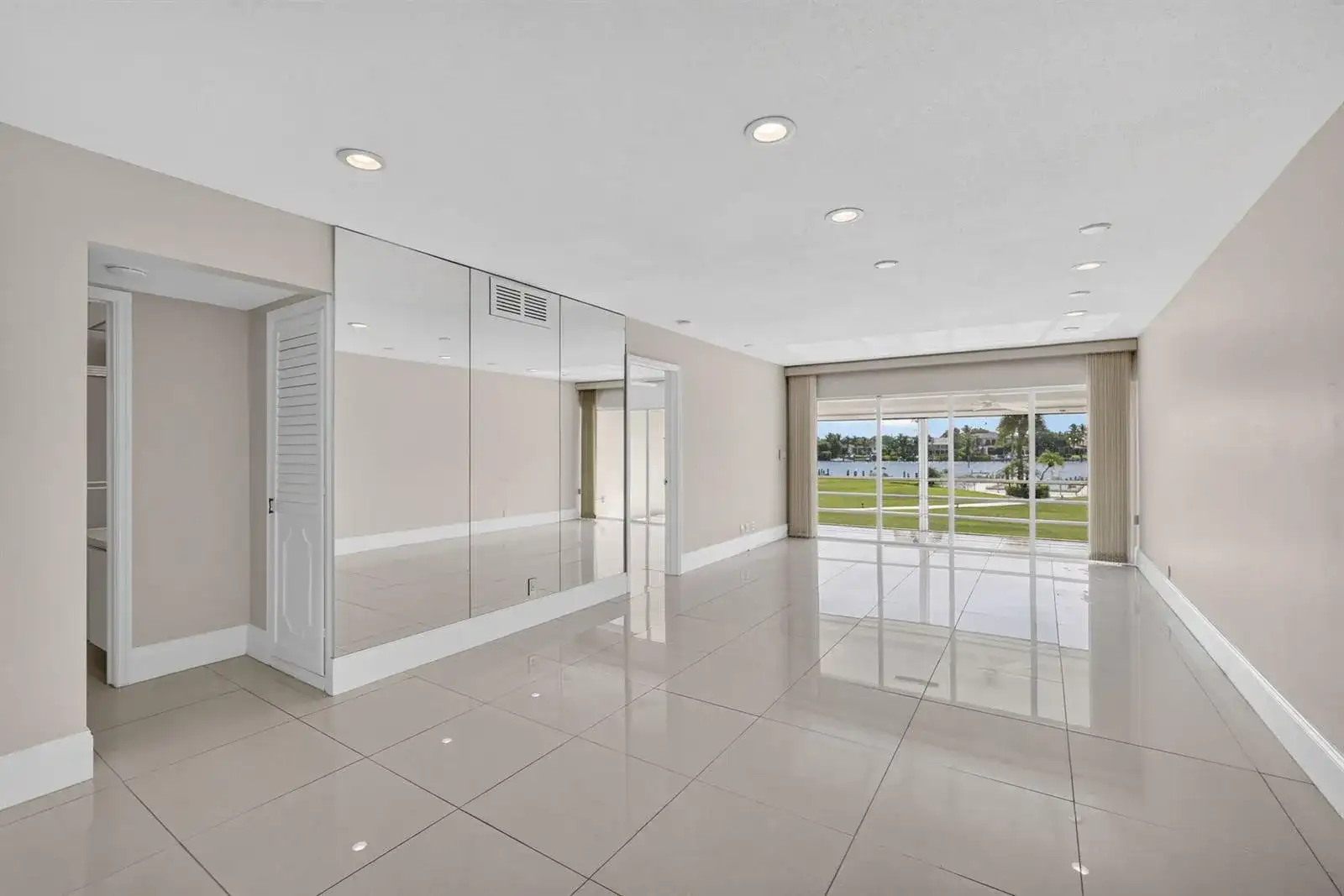 478 Tequesta Drive # 204, Tequesta FL 33469 photo 4
