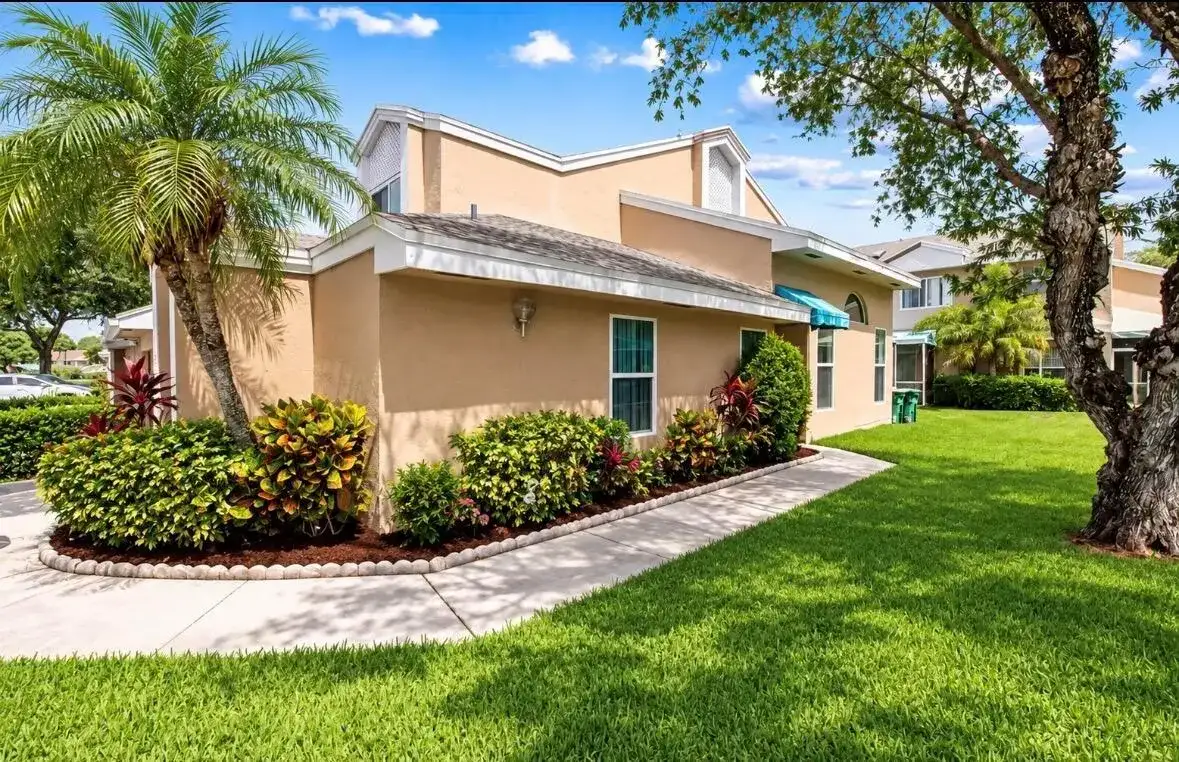 7057 WOODMONT Way # 7057, Tamarac FL 33321 photo 2