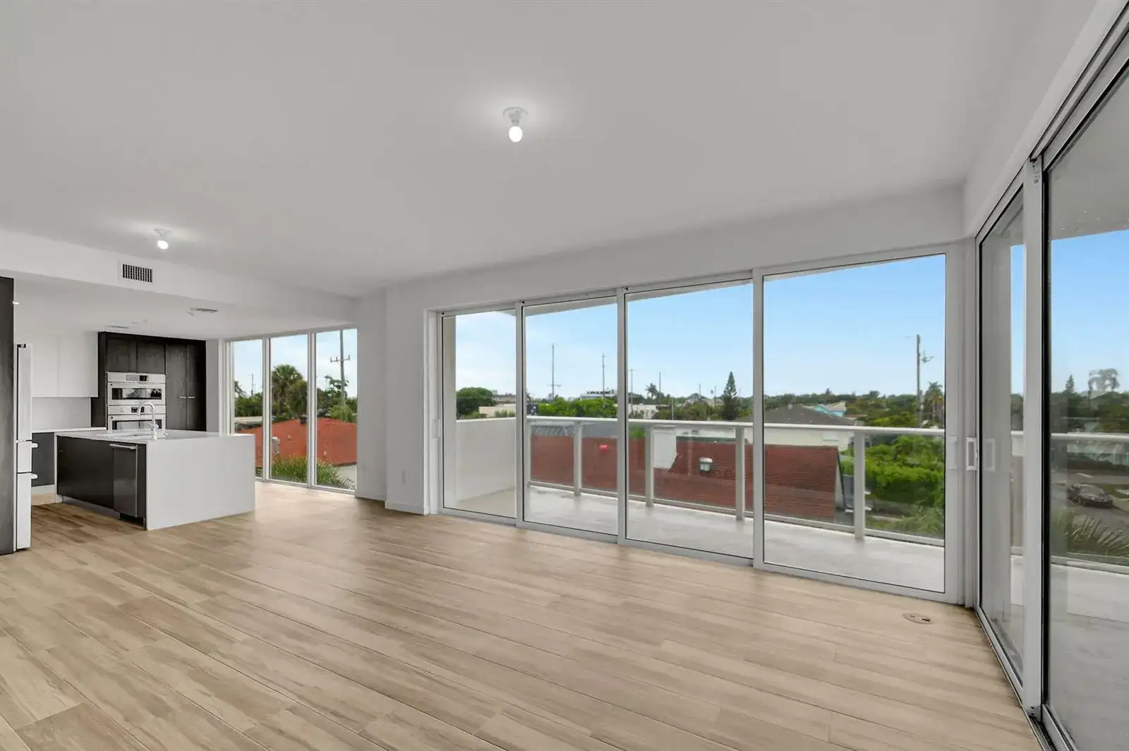 117 Lake Avenue Unit 304, FL 33460 photo 5