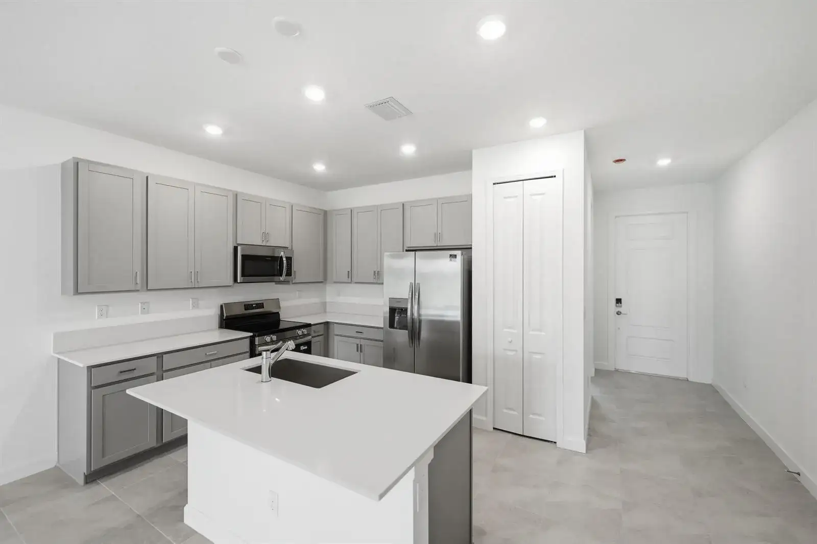 3526 SPANISH CEDAR Place, Fort Pierce FL 34946 photo 2