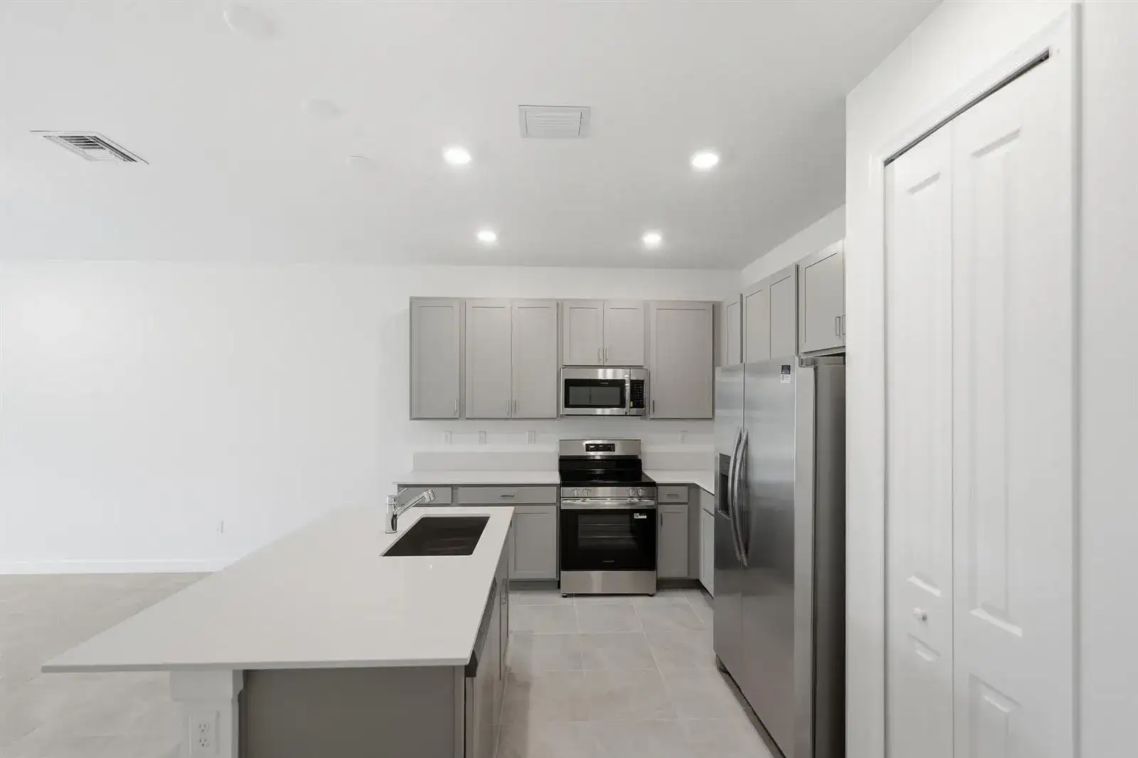 3526 SPANISH CEDAR Place, Fort Pierce FL 34946 photo 4