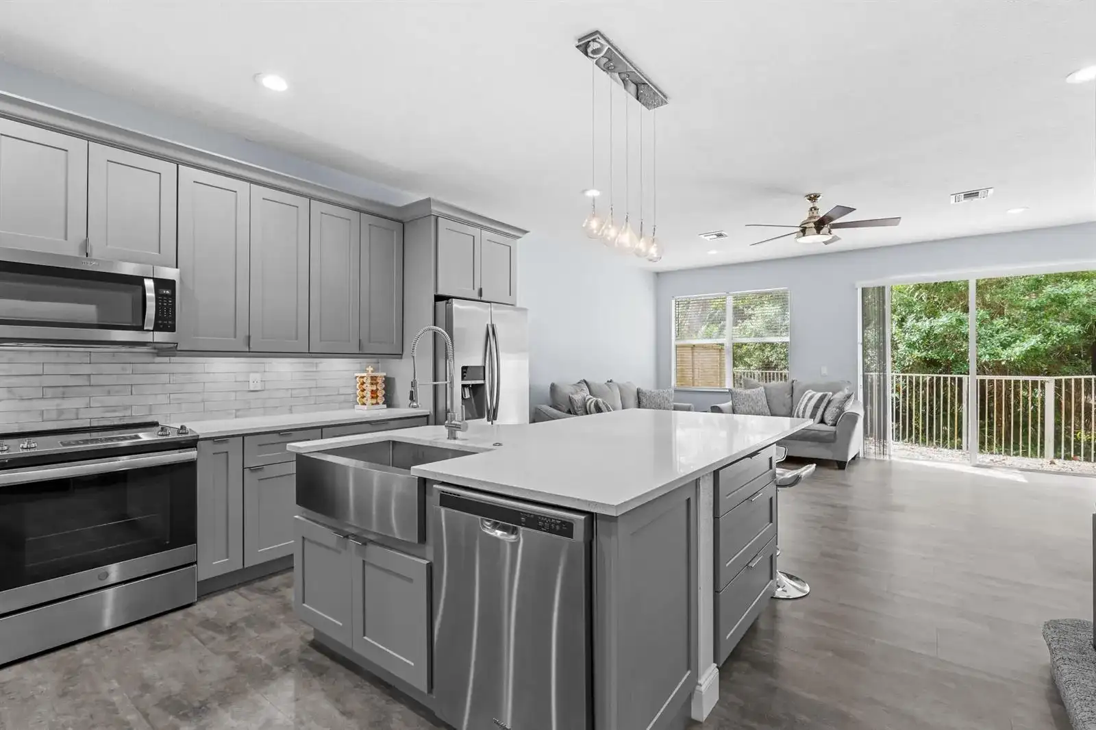 5430 SE MOSELEY Drive, Stuart FL 34997 photo 4