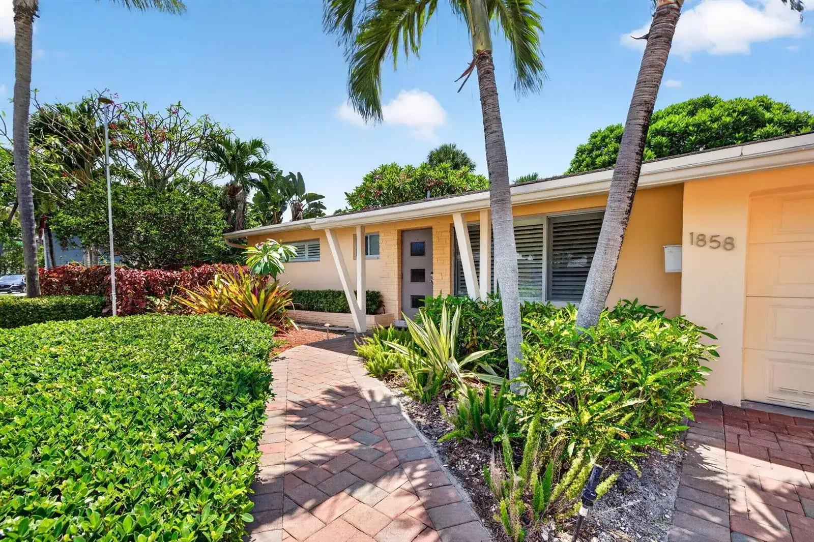 1858 NE 34TH Street, Oakland Park FL 33306 photo 4