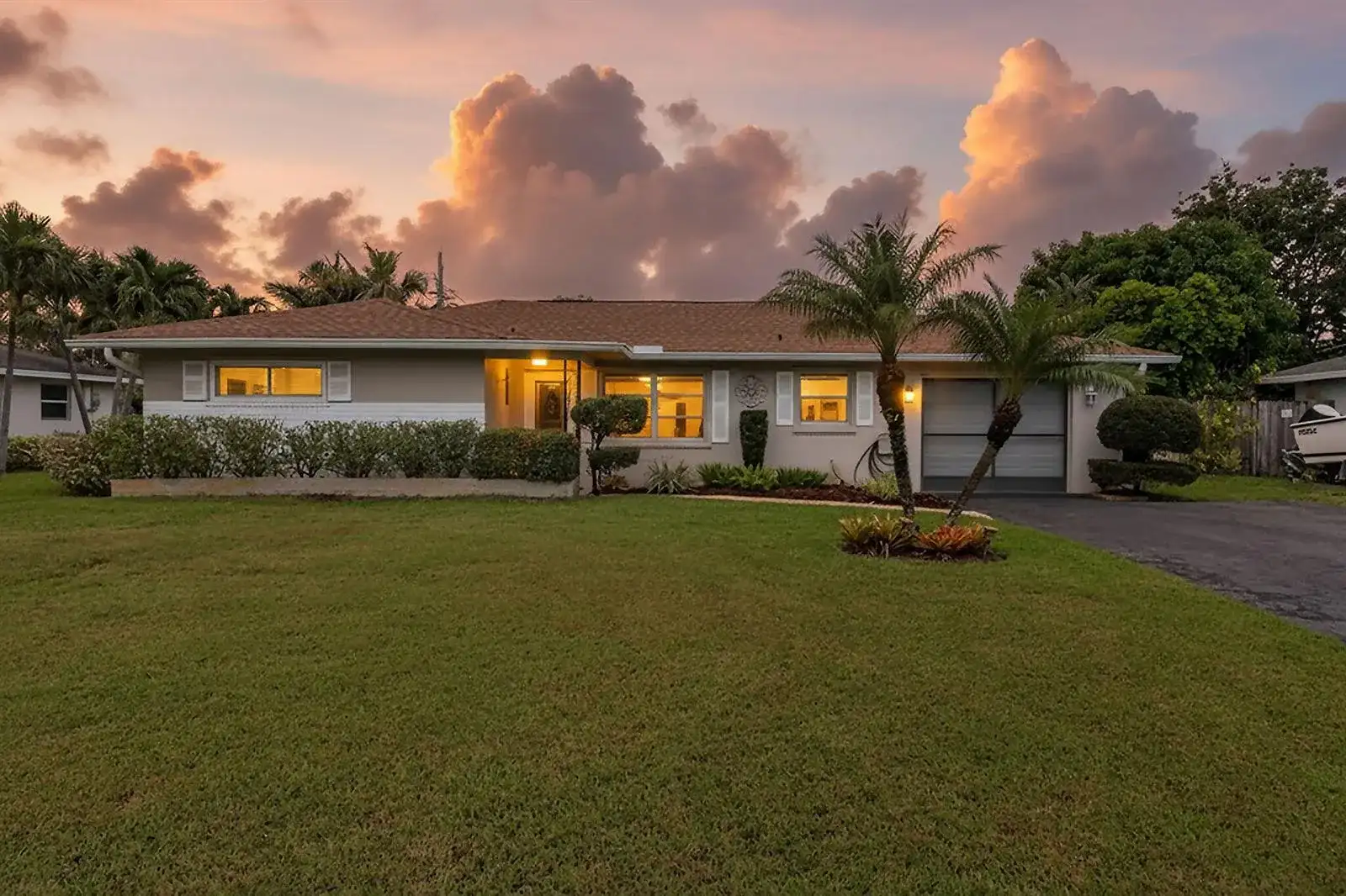 11 Windsor Road E, Jupiter FL 33469 photo 2