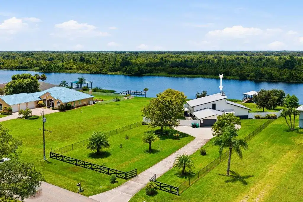 14216 SW 144TH Parkway, Okeechobee FL 34974 photo 2